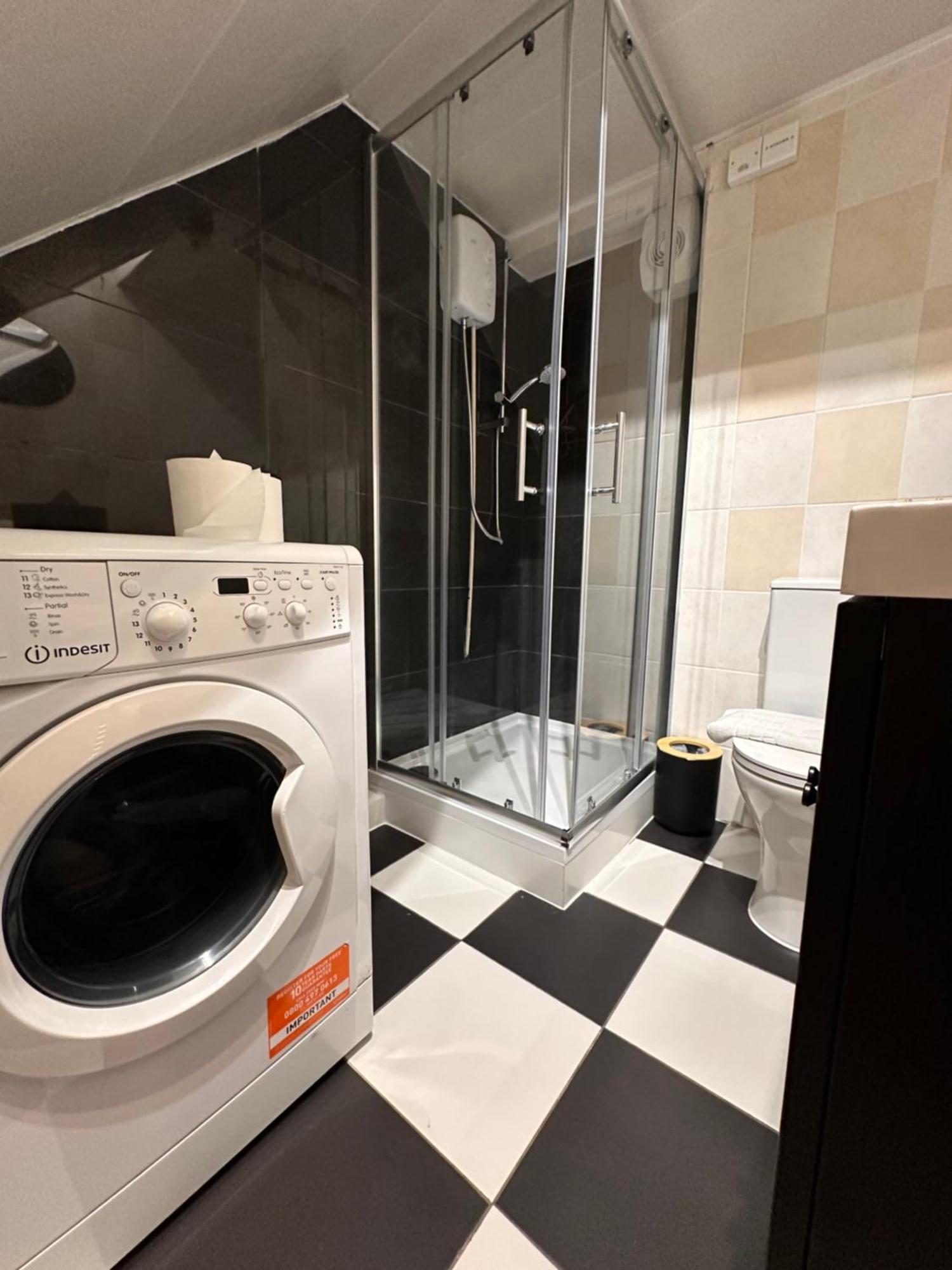 R2 - Elegant Private Room Opposite Queen Elizabeth Hospital - Harborne Birmingham Extérieur photo