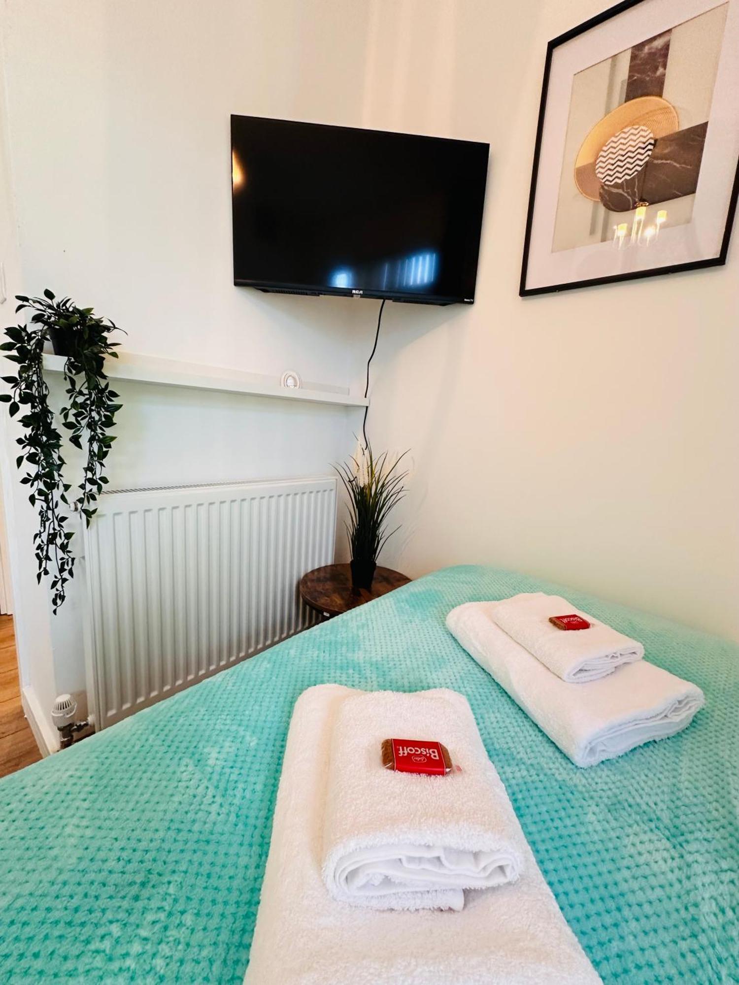 R2 - Elegant Private Room Opposite Queen Elizabeth Hospital - Harborne Birmingham Extérieur photo