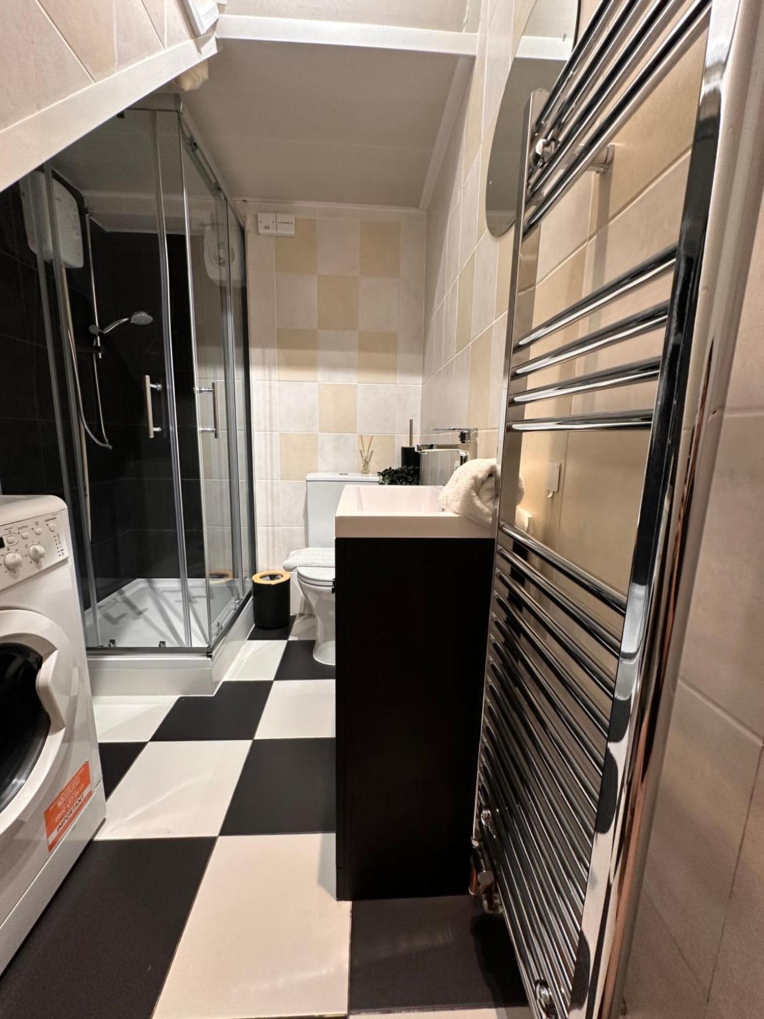 R2 - Elegant Private Room Opposite Queen Elizabeth Hospital - Harborne Birmingham Extérieur photo