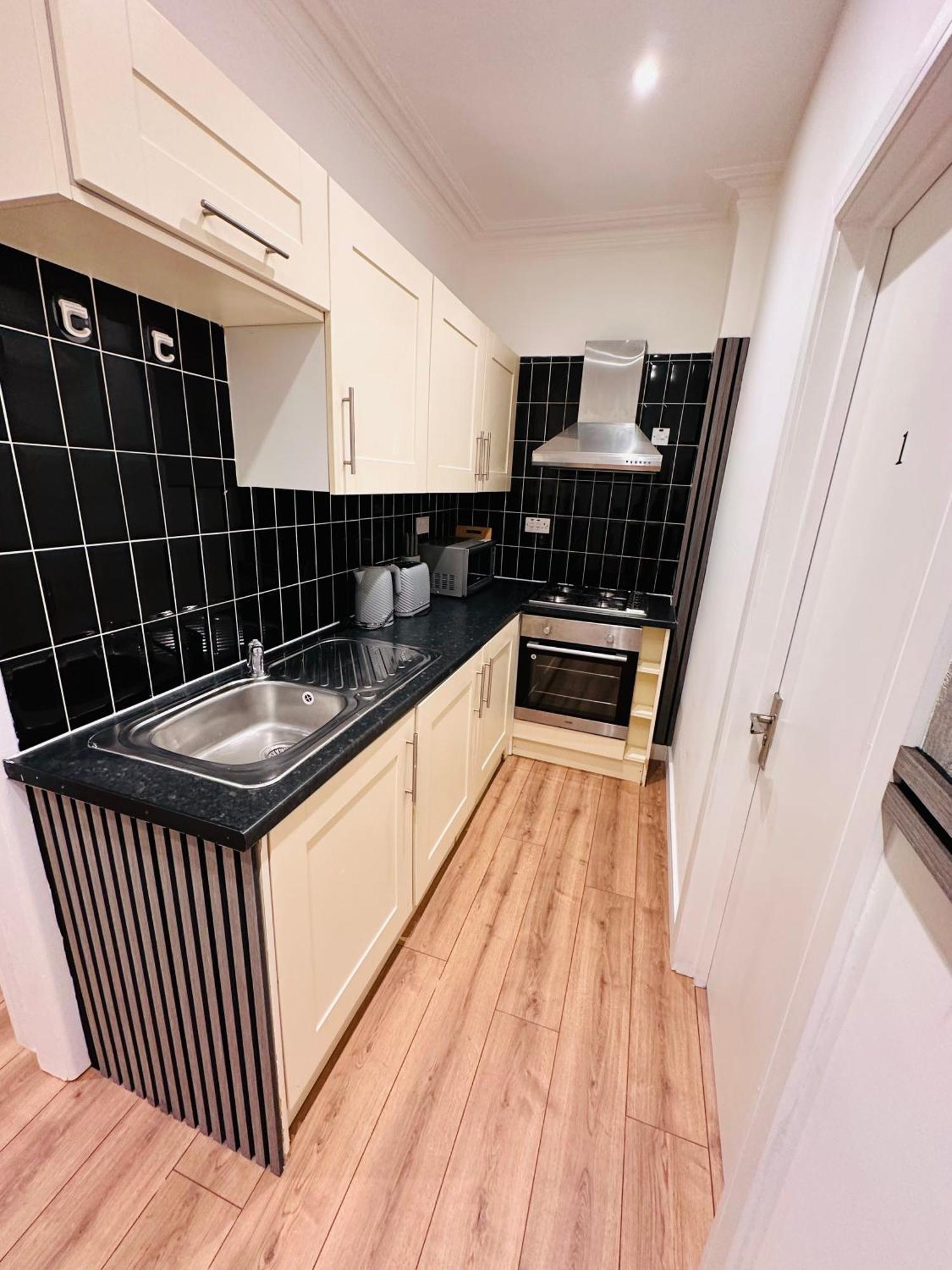 R2 - Elegant Private Room Opposite Queen Elizabeth Hospital - Harborne Birmingham Extérieur photo